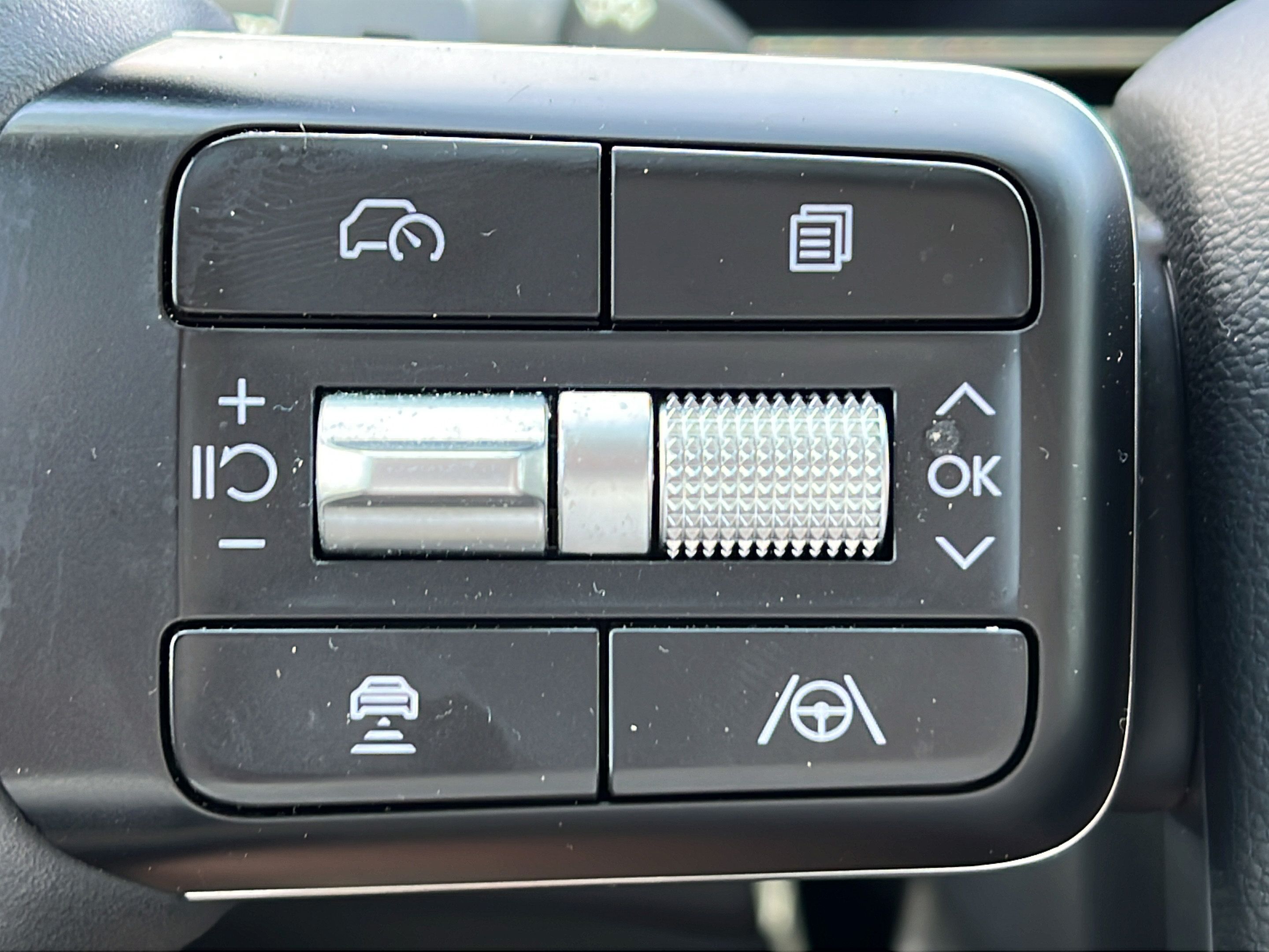Certified 2025 Hyundai Santa Fe SEL FWD image 19