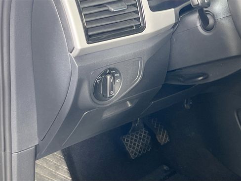 Used 2022 Volkswagen Atlas SEL image 10