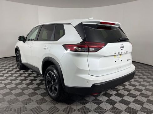 Used 2024 Nissan Rogue SV image 12