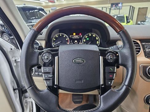 Used 2016 Land Rover LR4 HSE image 32