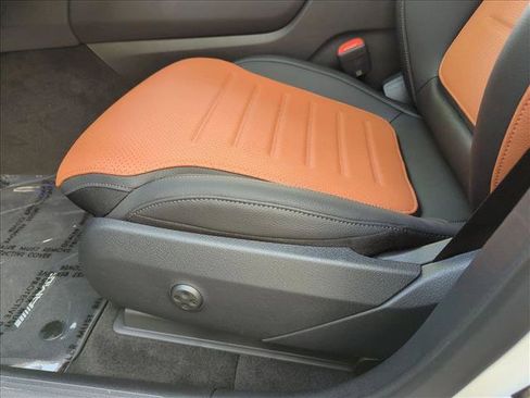 Used 2026 Mercedes-Benz GLC 300 image 4
