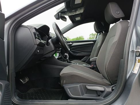 Used 2025 Volkswagen Jetta Sport image 19