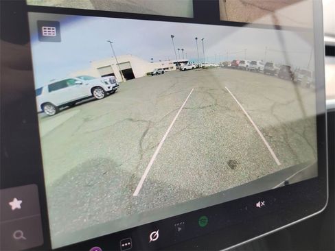 Used 2024 Tesla Model Y Performance image 19