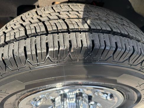 Used 2014 Chevrolet Express 2500 image 10