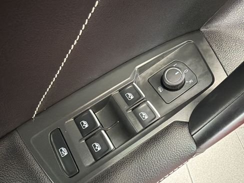 Certified 2024 Volkswagen Tiguan SE R-Line FWD image 27