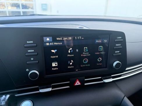 New 2026 Hyundai Elantra Hybrid FWD image 21