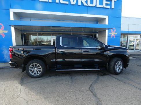 Used 2021 Chevrolet Silverado 1500 High Country w/ Technology Package AWD/4WD image 2