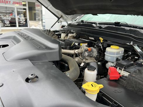 Used 2020 RAM 3500 Tradesman image 31