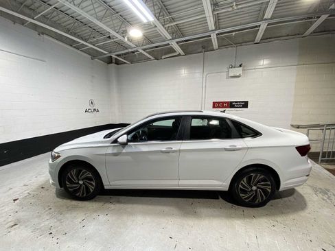 Used 2019 Volkswagen Jetta SEL Premium image 3