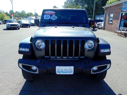 Used 2023 Jeep Gladiator Sport image 2