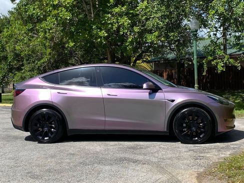 Used 2022 Tesla Model Y Long Range AWD/4WD image 9