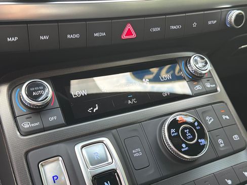 Certified 2025 Hyundai Palisade Calligraphy AWD/4WD image 32