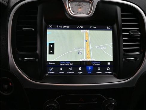 Used 2020 Chrysler 300 Limited image 13