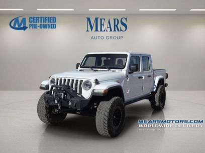 Used 2022 Jeep Gladiator Overland w/ Popular Equipment Package