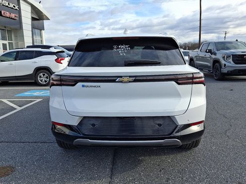 Used 2025 Chevrolet Equinox EV LT w/ Convenience Package image 5