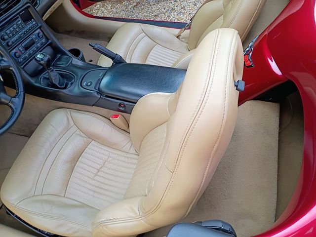 Used 2002 Chevrolet Corvette Convertible w/ Preferred Equipment Group2 RWD image 30