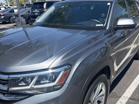 Used 2023 Volkswagen Atlas SE w/ Panoramic Sunroof Package FWD image 5