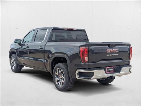 New 2025 GMC Sierra 1500 SLE image 10