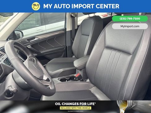 Used 2023 Volkswagen Tiguan SE w/ Panoramic Sunroof Package AWD/4WD image 7