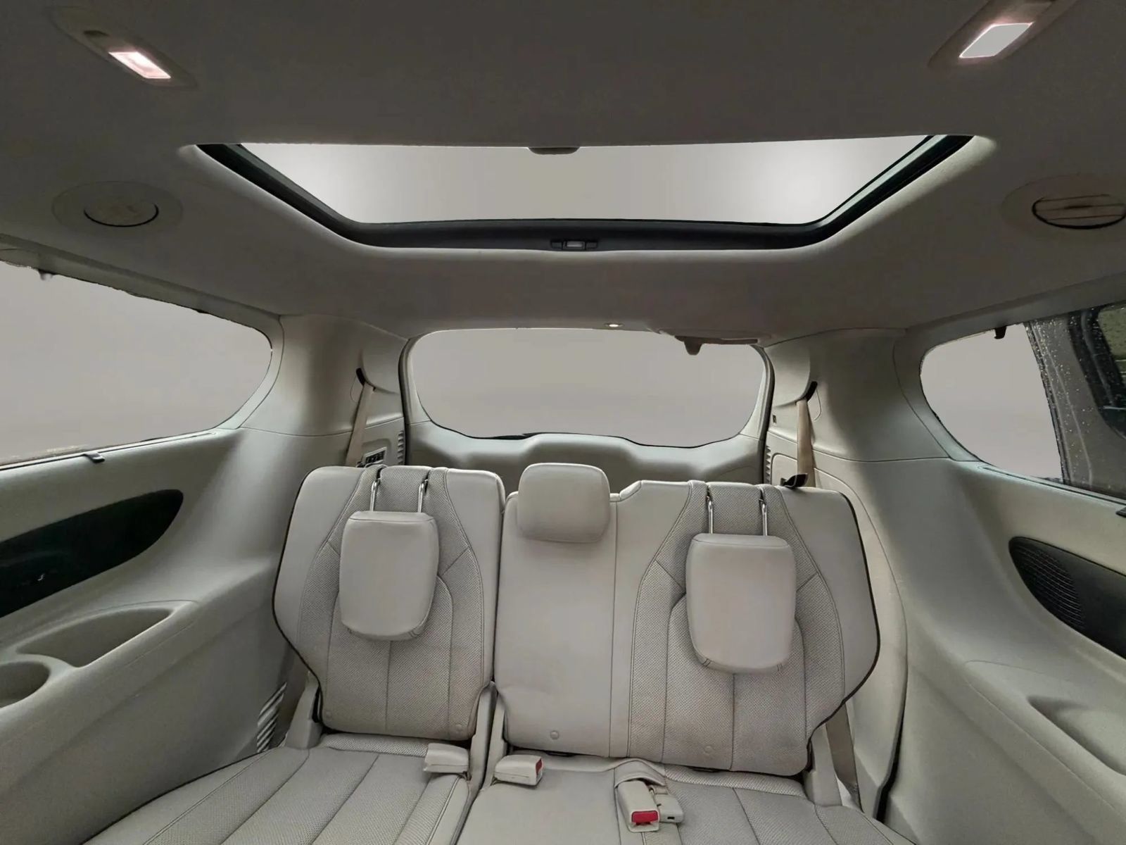 Used 2017 Chrysler Pacifica Limited FWD image 23