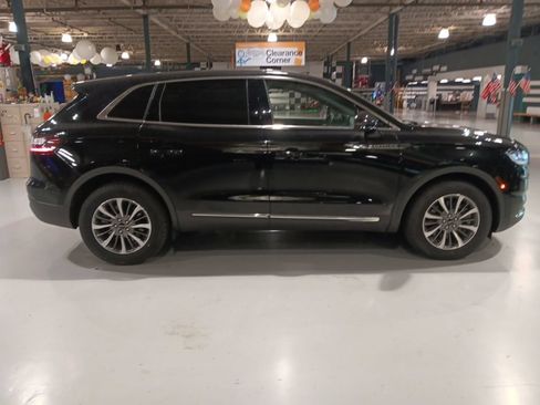 Used 2023 Lincoln Nautilus Reserve AWD/4WD image 8