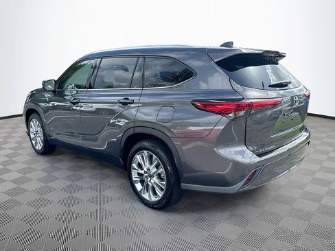 Used 2021 Toyota Highlander Limited FWD image 8