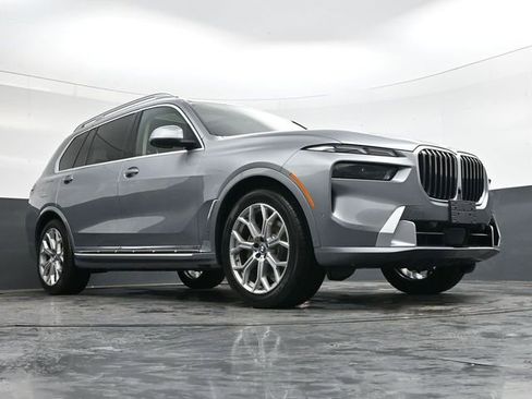 Used 2024 BMW X7 xDrive40i AWD/4WD image 32