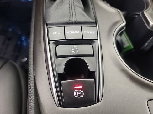 Used 2022 Toyota Camry XSE FWD image 36