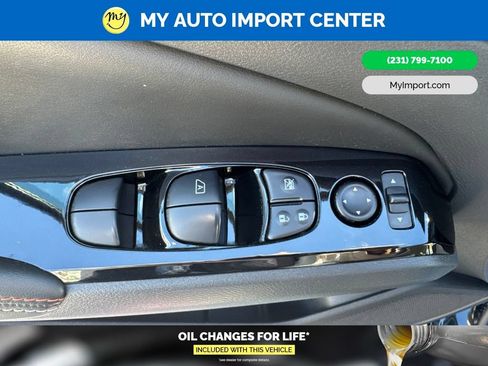 Used 2024 Nissan Altima 2.5 SR w/ SR Premium Package AWD/4WD image 11