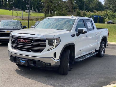 Used 2024 GMC Sierra 1500 SLT w/ SLT Convenience Package AWD/4WD image 7