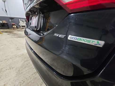Used 2017 Ford Fusion SE w/ Fusion SE Technology Package image 28