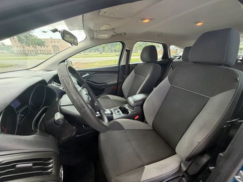 Used 2014 Ford Focus SE w/ SE Winter Package FWD image 13