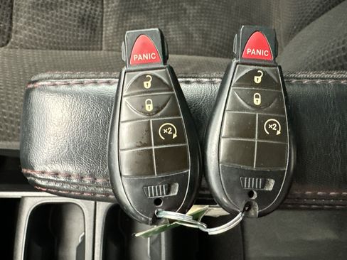 Used 2019 Dodge Grand Caravan SE FWD image 29
