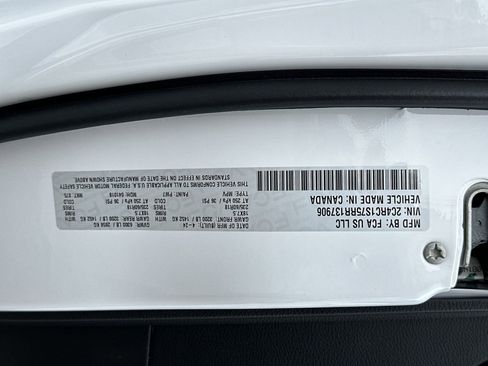 New 2024 Chrysler Pacifica Premium image 39