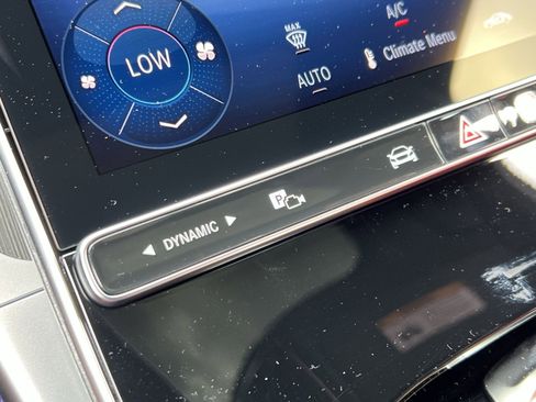 New 2025 Mercedes-Benz C 300 4MATIC Sedan image 32