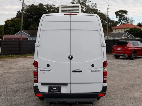 Used 2012 Freightliner Sprinter 2500 image 14