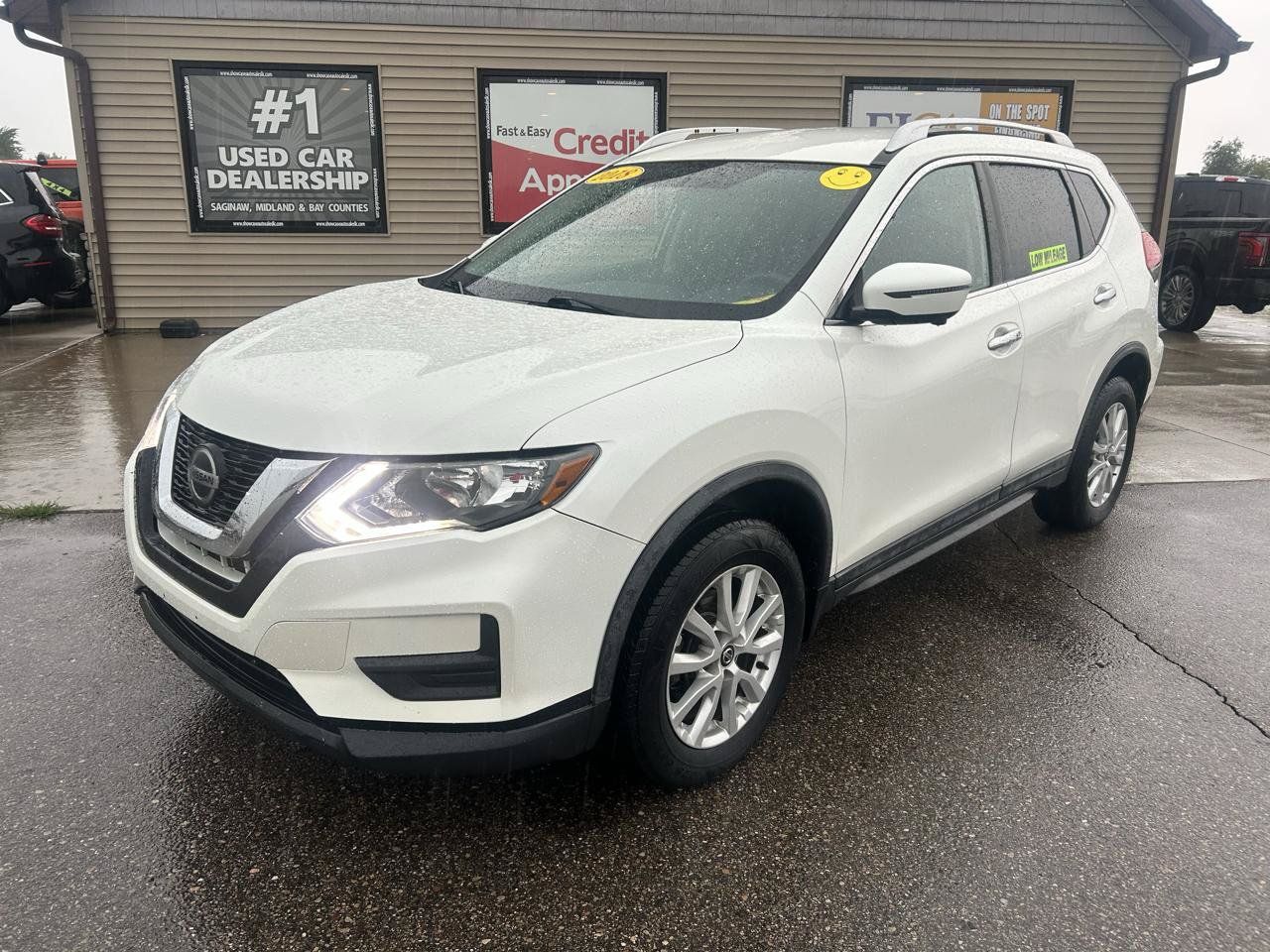 Used 2018 Nissan Rogue SV w/ Premium Package AWD/4WD image 1