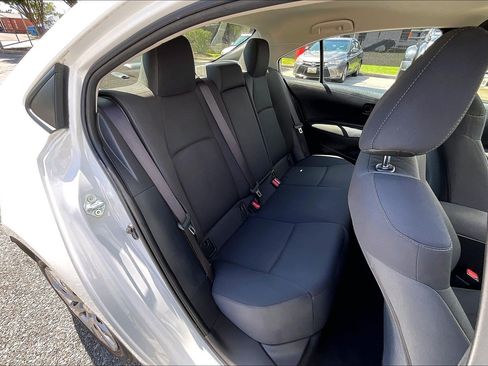 Used 2022 Toyota Corolla LE FWD image 30