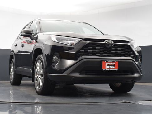 Used 2019 Toyota RAV4 XLE Premium image 32