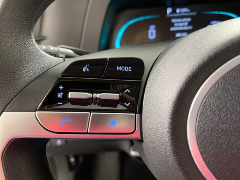 Certified 2025 Hyundai Elantra Hybrid FWD image 30