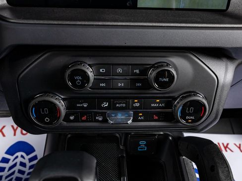 Used 2025 Ford Bronco Raptor AWD/4WD image 18