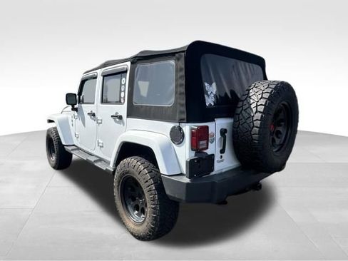 Used 2016 Jeep Wrangler Unlimited Sahara w/ Connectivity Group image 5