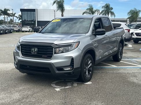 Used 2023 Honda Ridgeline Sport image 2