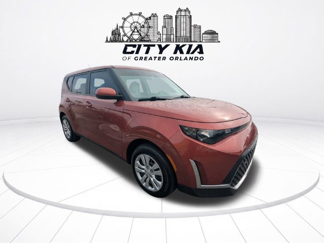 Used 2025 Kia Soul LX FWD image 8