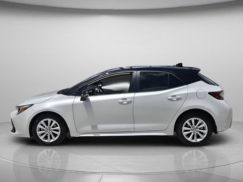 Used 2025 Toyota Corolla SE w/ SE Package FWD image 4