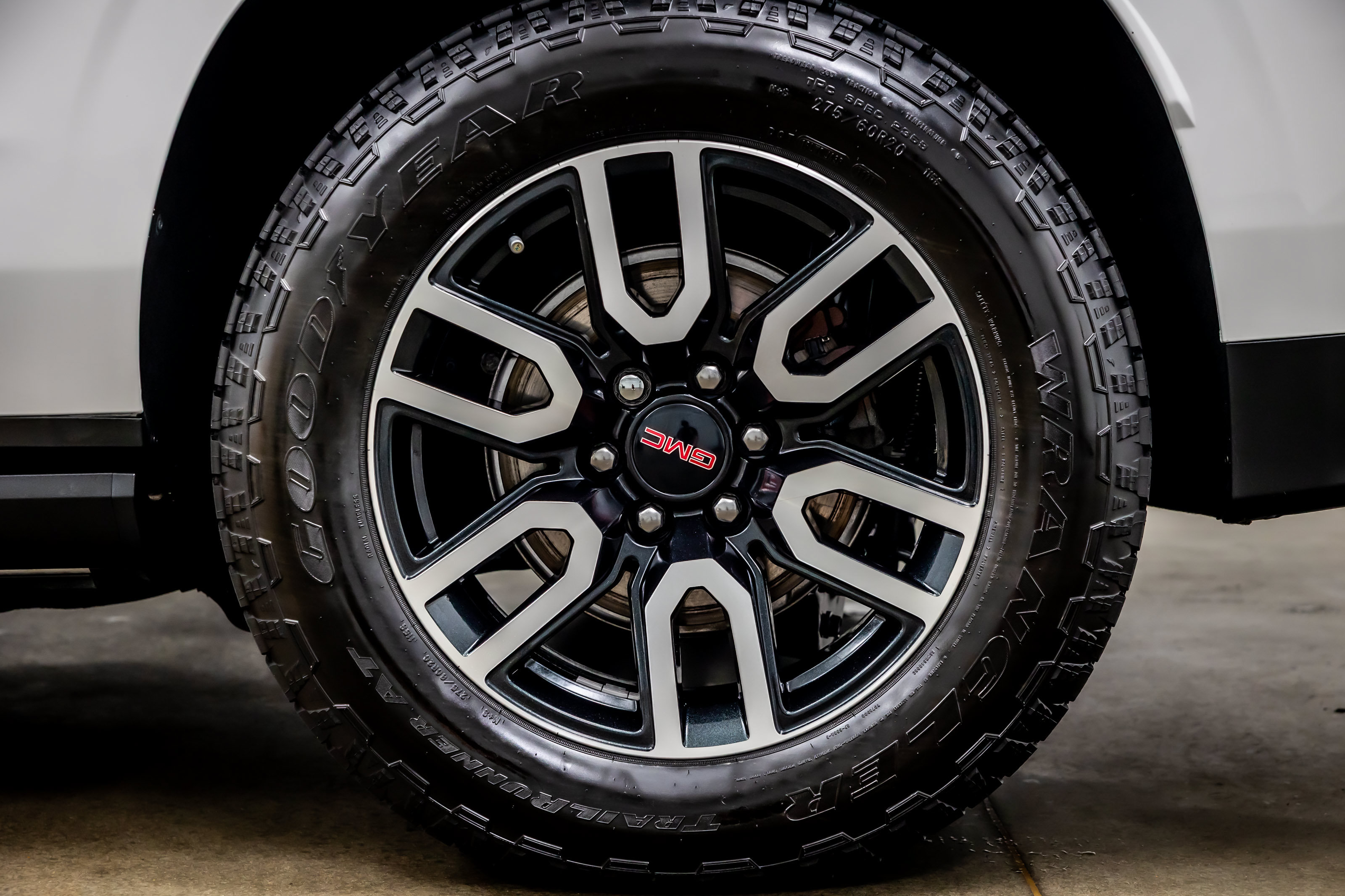 Used 2023 GMC Yukon XL AT4 w/ AT4 Premium Plus Package AWD/4WD image 40