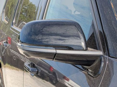 New 2026 Jeep Grand Wagoneer Summit image 11