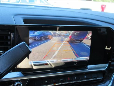 Used 2024 GMC Sierra 1500 Elevation image 23