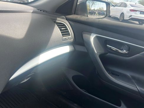 Used 2016 Nissan Altima 3.5 SR FWD image 18