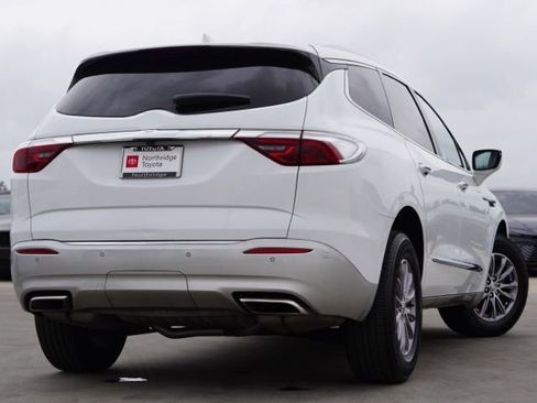 Used 2023 Buick Enclave Essence image 6